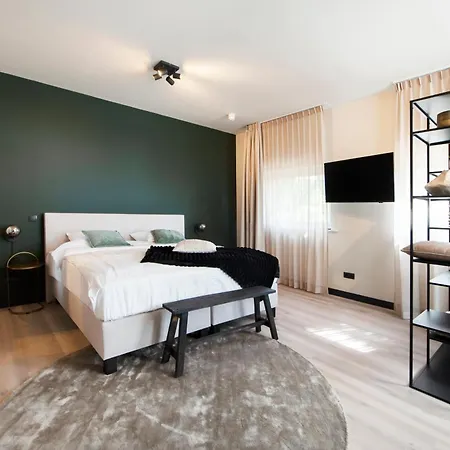 Boutique Elise Hotel *